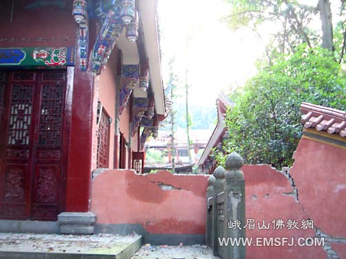 普照寺-地震后的青城山普照寺