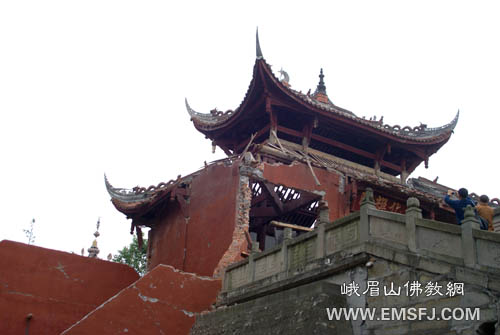 什邡-省佛协在什邡、绵竹等受灾寺院查看灾情、指导抗震救灾工作