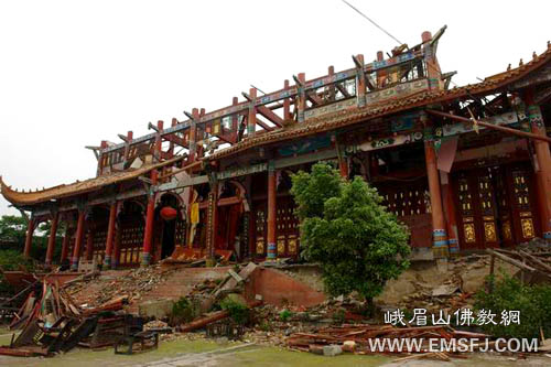 佛教-省佛协赈灾慰问团赴什邡、绵竹慰问受灾寺院