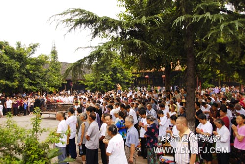 佛教-四川佛教界为5.12地震遇难者举行超度暨百日追思祈愿大法会