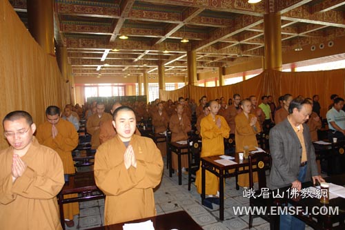 佛教-“乐山宗教干部及寺院执事学习班”开学典礼在峨眉山大佛禅院举行