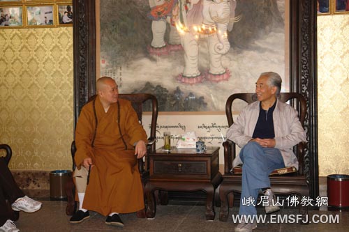 峨眉山-国家水利部原部长汪恕诚参观峨眉山大佛禅院