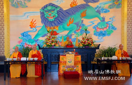 佛教-日照法师朝拜四大名山圆满结行会在峨眉山大佛禅院举行