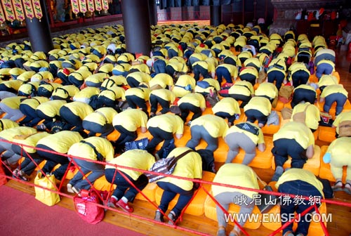 佛教-日照法师朝拜四大名山圆满结行会在峨眉山大佛禅院举行