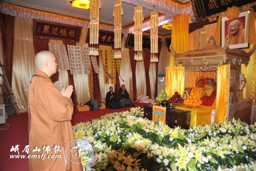 本焕长老-峨眉山各寺举办追思法会　深切悼念本焕长老