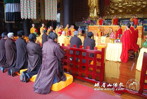 本焕长老-峨眉山各寺举办追思法会　深切悼念本焕长老