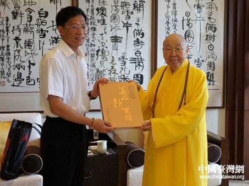 四川省委常委、副省长钟勉拜会中台禅寺惟觉大师