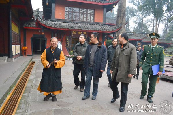 报国寺-乐山市安全生产督察组第十组到报国寺安全检查