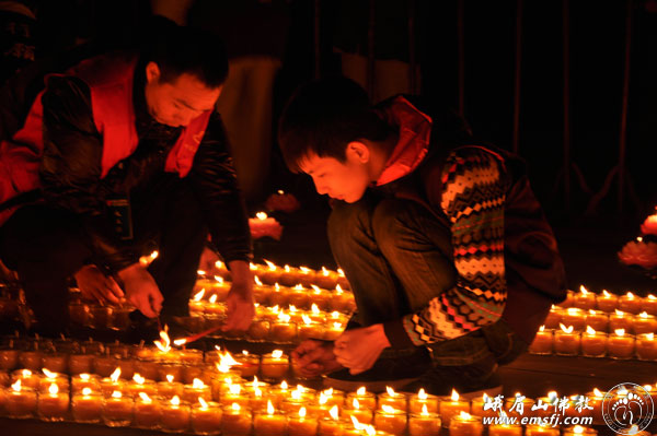 峨眉山-峨眉山大佛禅院举行“万盏明灯供普贤”祈福供灯大法会 峨眉山-峨眉山大佛禅院举行“万盏明灯供普贤”祈福供灯大法会