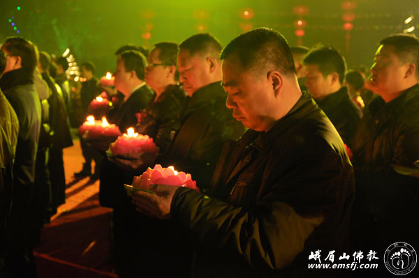 峨眉山-峨眉山大佛禅院举行“万盏明灯供普贤”祈福供灯大法会 峨眉山-峨眉山大佛禅院举行“万盏明灯供普贤”祈福供灯大法会