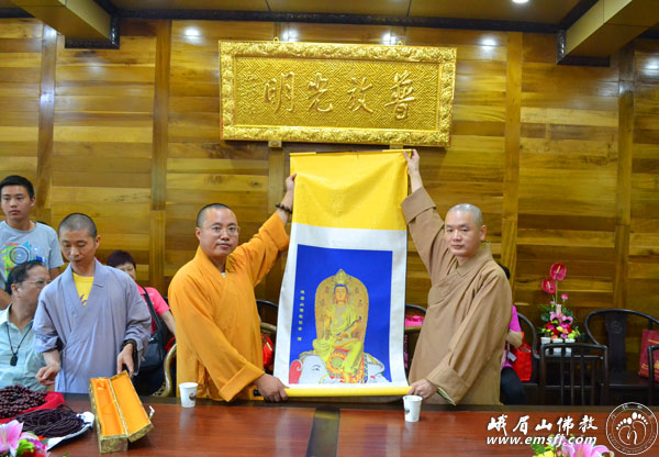 峨眉山-香港福慧精舍常慈法师一行到峨眉山报国寺参访