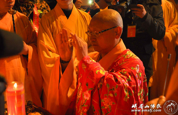 照杰法师荣膺灵山寺中兴第一代方丈升座庆典法会隆重举行
