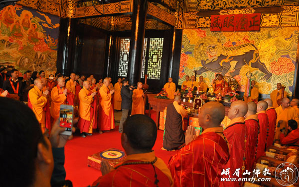 照杰法师荣膺灵山寺中兴第一代方丈升座庆典法会隆重举行