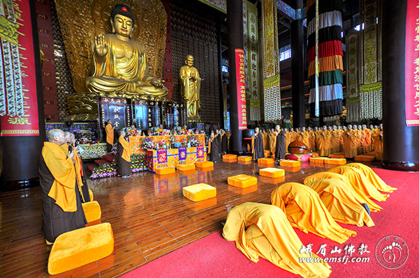佛教-省佛协第十九次传戒法会第七日：通启二师请戒开导查验衣钵授幽冥戒