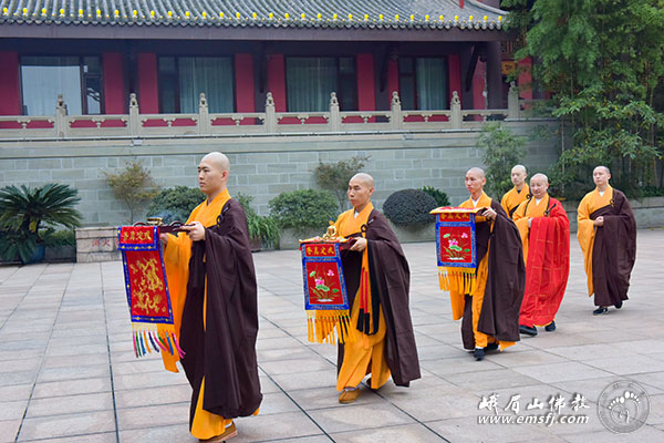 佛教-省佛协第十九次传戒法会第七日：通启二师请戒开导查验衣钵授幽冥戒