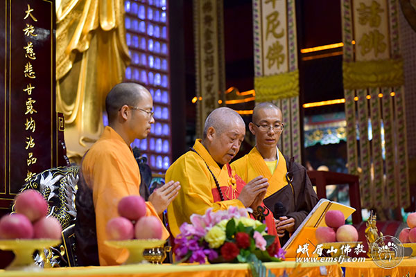 佛教-省佛协第十九次传戒法会第七日：通启二师请戒开导查验衣钵授幽冥戒