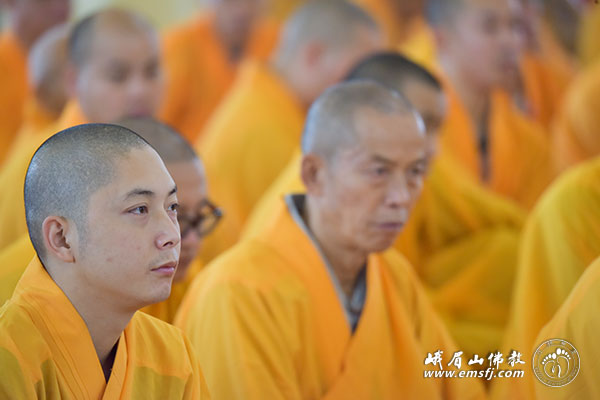 佛教-省佛协第十九次传戒法会第八日：本堂发露演习班口露罪忏悔