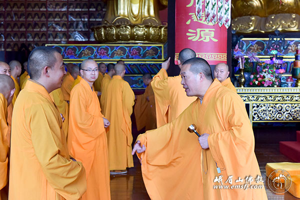 佛教-省佛协第十九次传戒法会第八日：本堂发露演习班口露罪忏悔