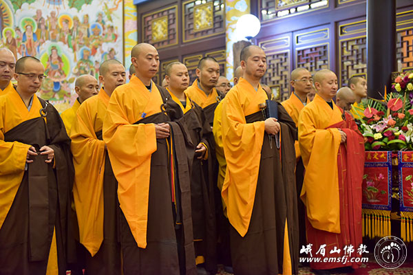 省佛协第十九次传戒法会第九日:呈罪称量习仪过书剃头沐浴下沙弥启夜礼通宵 省佛协第十九次传戒法会第九日:呈罪称量习仪过书剃头沐浴下沙弥启夜礼通宵