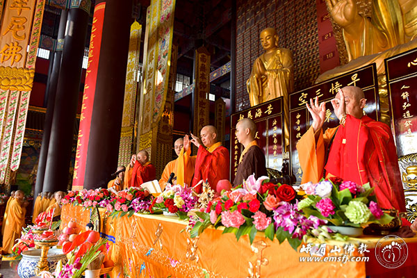 佛教-省佛协第十九次传戒法会第十日:早课复启传沙弥戒午后发愿诵沙弥律 佛教-省佛协第十九次传戒法会第十日:早课复启传沙弥戒午后发愿诵沙弥律