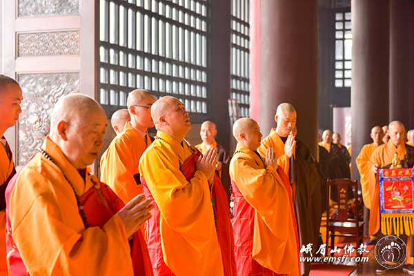 律师-省佛协第十九次传戒法会第十四日:早课乞戒请戒开导通白二师教衣钵法演习班口施放焰口 律师-省佛协第十九次传戒法会第十四日:早课乞戒请戒开导通白二师教衣钵法演习班口施放焰口