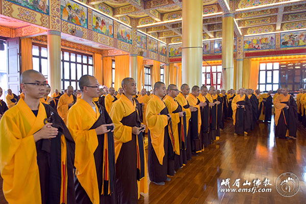 律师-省佛协第十九次传戒法会第十四日:早课乞戒请戒开导通白二师教衣钵法演习班口施放焰口 律师-省佛协第十九次传戒法会第十四日:早课乞戒请戒开导通白二师教衣钵法演习班口施放焰口