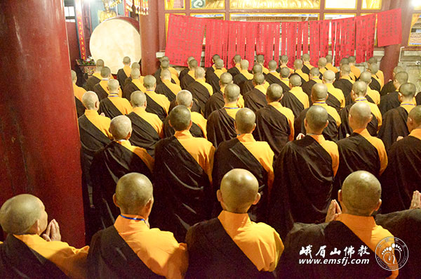 省佛协第十九次传戒法会第十六日：早课回复清净演坛剃头沐浴下比丘戒启夜礼通宵