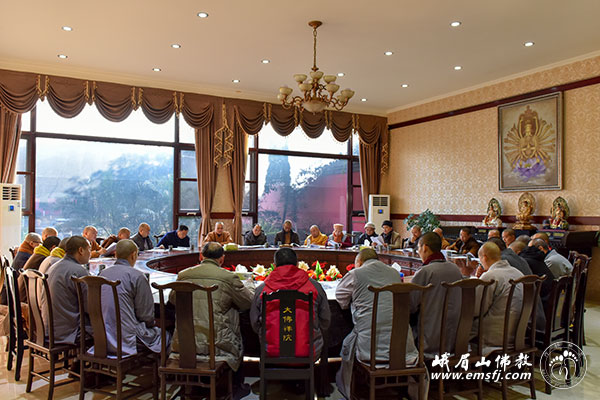 峨眉山-峨眉山佛协召开第10届常务理事会第1次会议